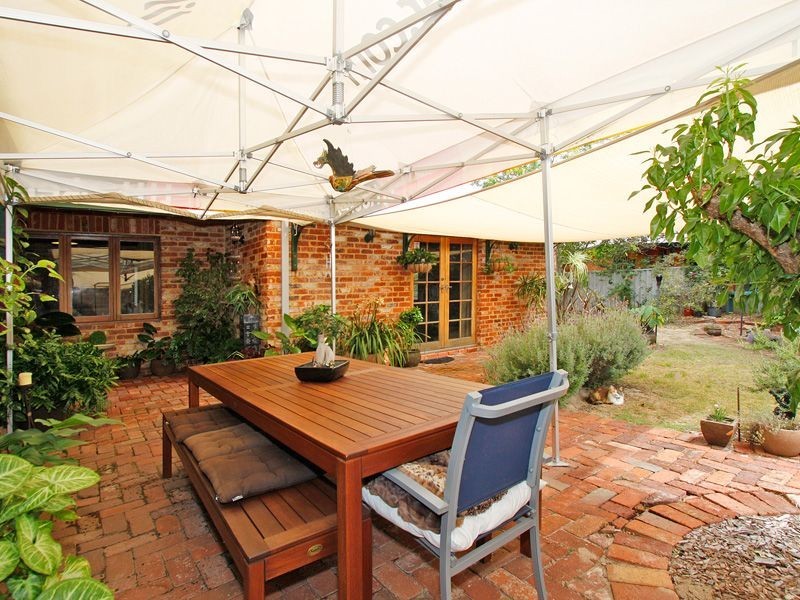 55 Fairbairn Road, Coogee WA 6166