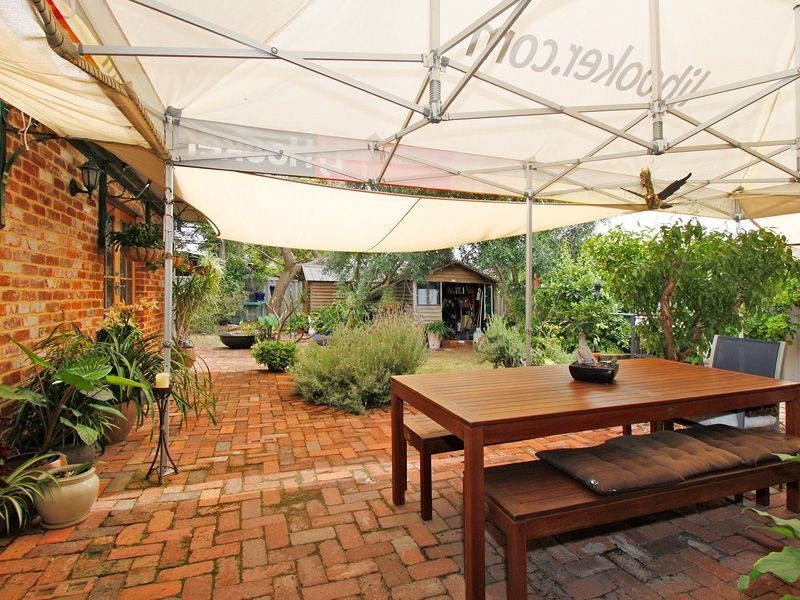 55 Fairbairn Road, Coogee WA 6166