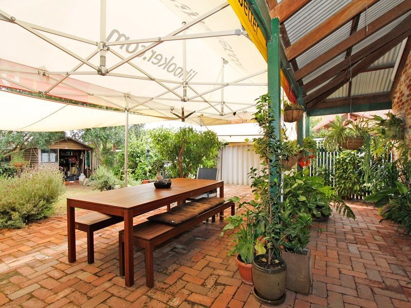 55 Fairbairn Road, Coogee WA 6166