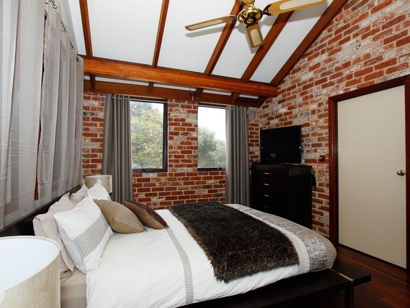 55 Fairbairn Road, Coogee WA 6166