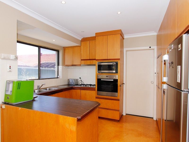 52 Davies Street, Kardinya WA 6163