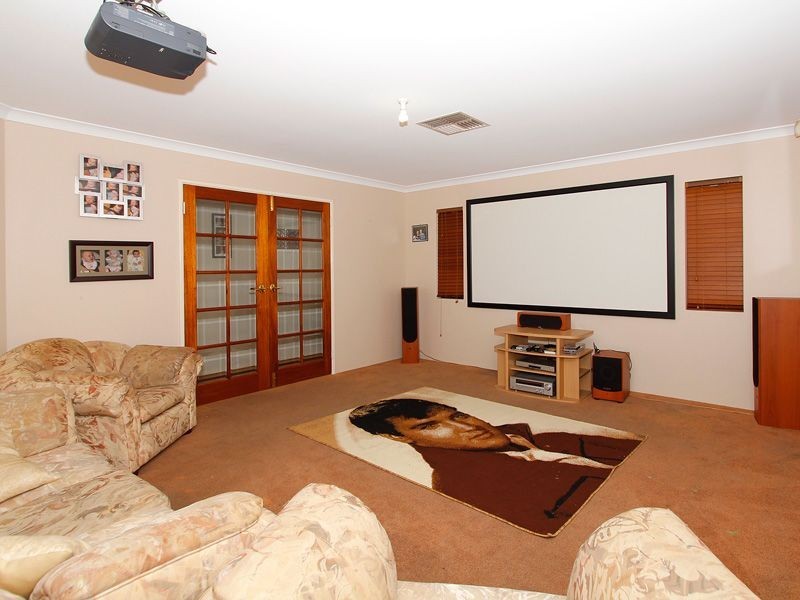 15 Moombaki Avenue, Bertram WA 6167