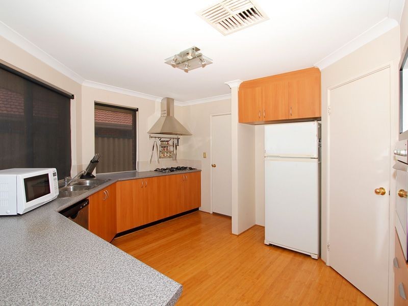 15 Moombaki Avenue, Bertram WA 6167