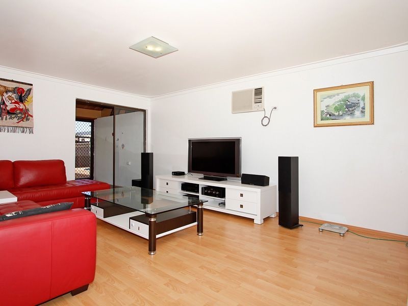 2 Hereford Place, Spearwood WA 6163