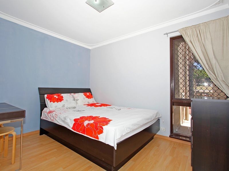 2 Hereford Place, Spearwood WA 6163