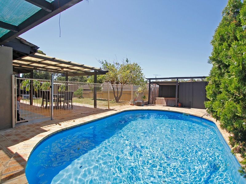 2 Hereford Place, Spearwood WA 6163