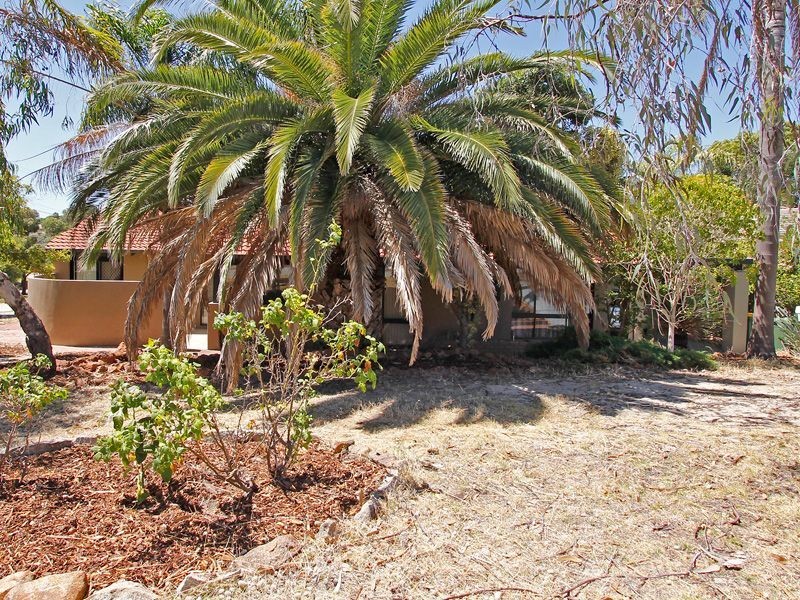 2 Hereford Place, Spearwood WA 6163