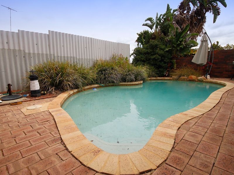 12 Salway Place, Spearwood WA 6163