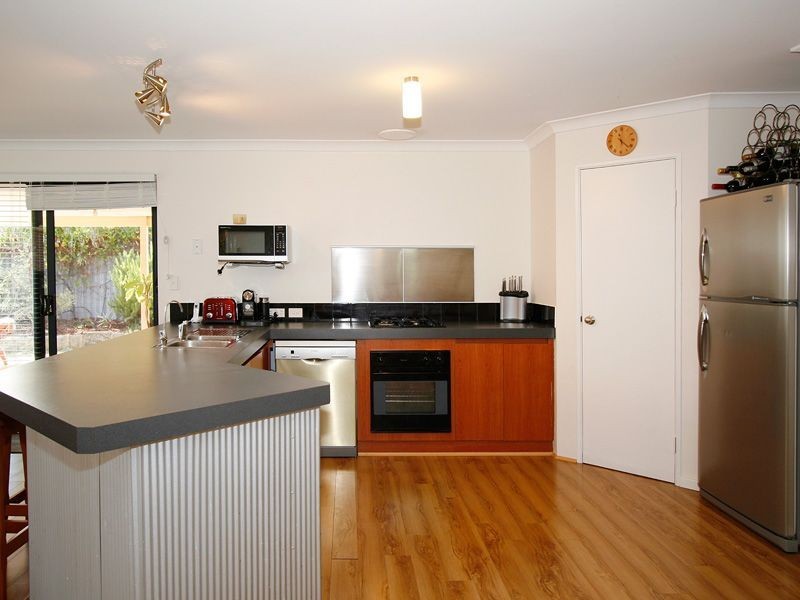 16a Instone Street, Hilton WA 6163