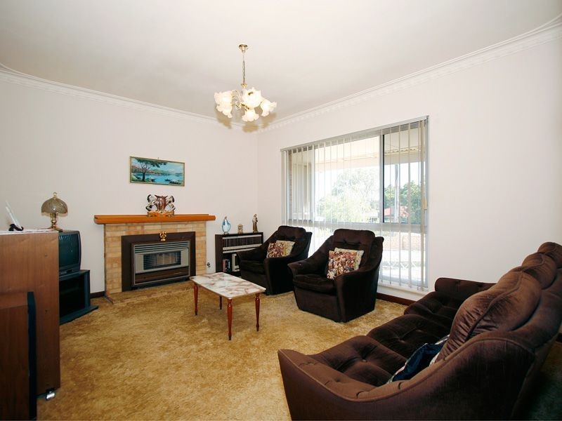 5 Morton Road, Hamilton Hill WA 6163