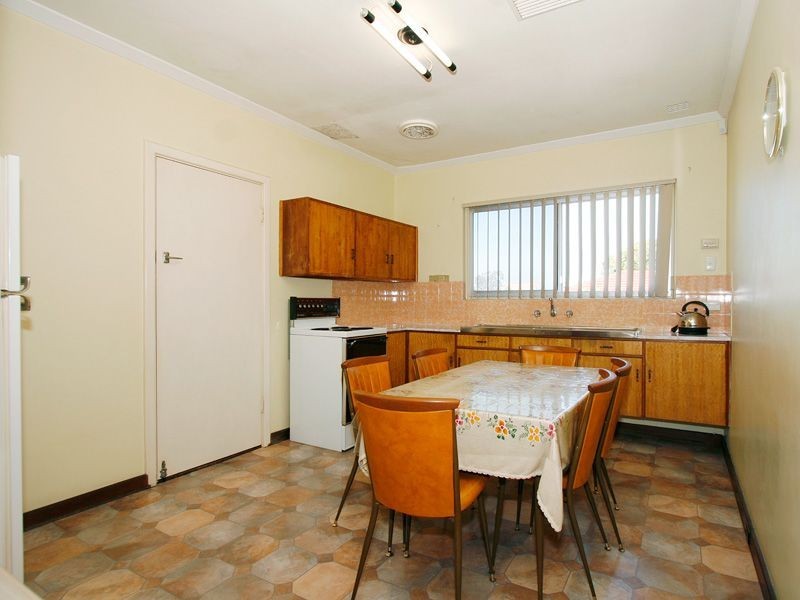 5 Morton Road, Hamilton Hill WA 6163