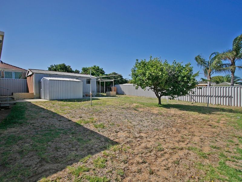 5 Morton Road, Hamilton Hill WA 6163