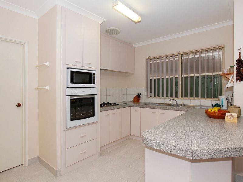 6b Korel Place, Coogee WA 6166
