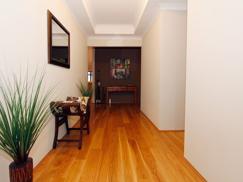 35 Riverina Parade, Munster WA 6166