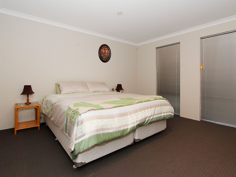 35 Riverina Parade, Munster WA 6166