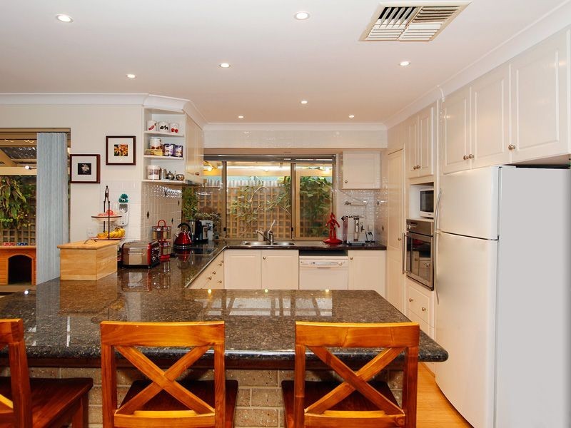 3 Meadow Close, Kardinya WA 6163