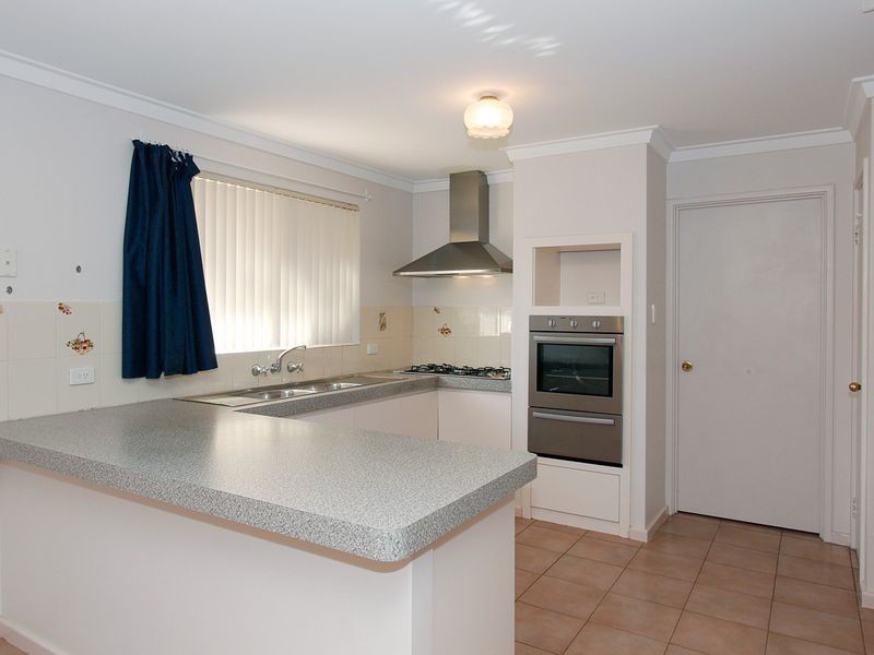 12 Gumina Place, Munster WA 6166