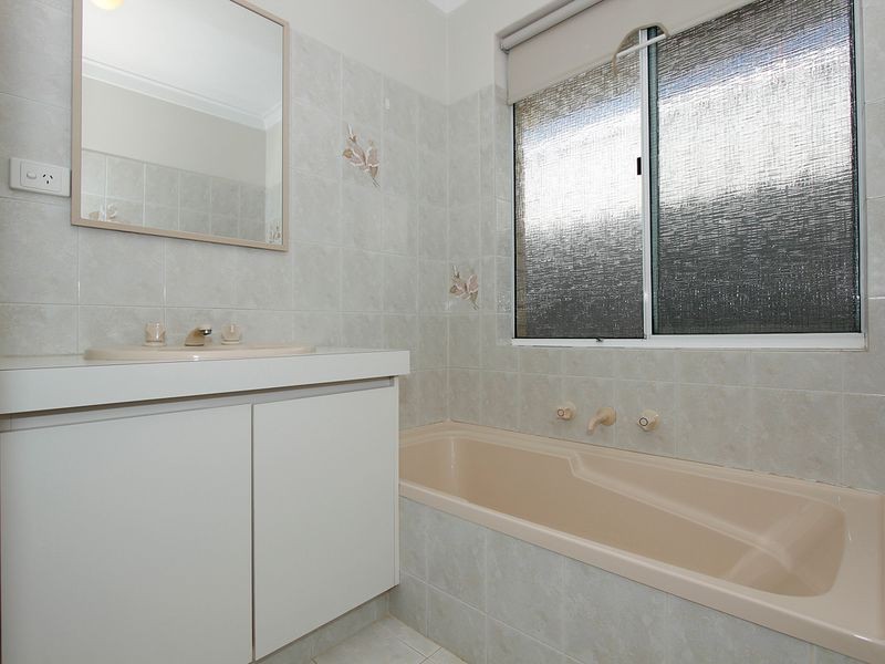 12 Gumina Place, Munster WA 6166