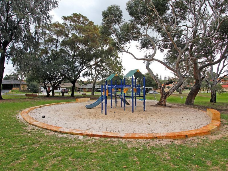 22 Shallow Street, Spearwood WA 6163