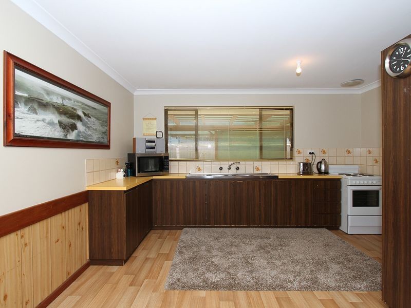 61b Davilak Avenue, Hamilton Hill WA 6163