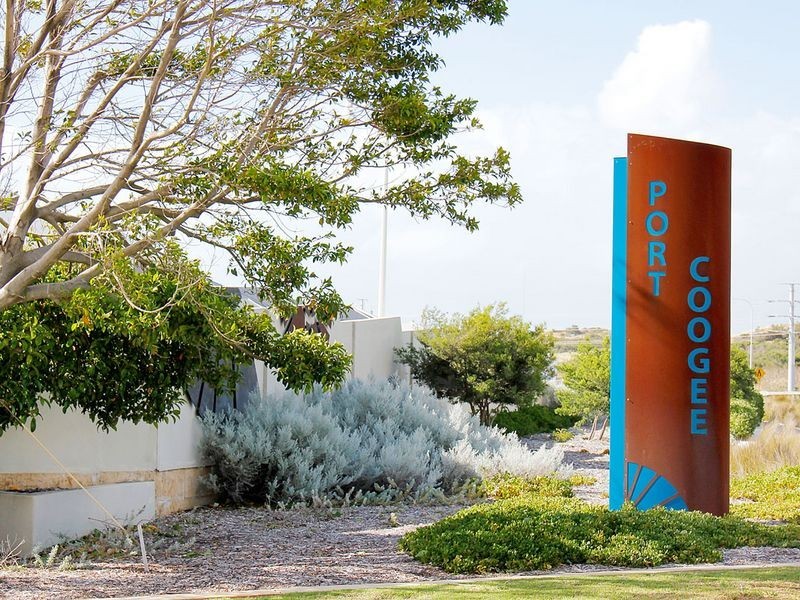 8 Podman Loop, North Coogee WA 6163