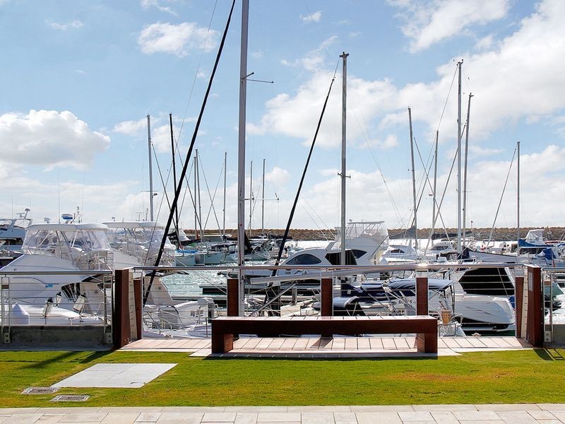 8 Podman Loop, North Coogee WA 6163