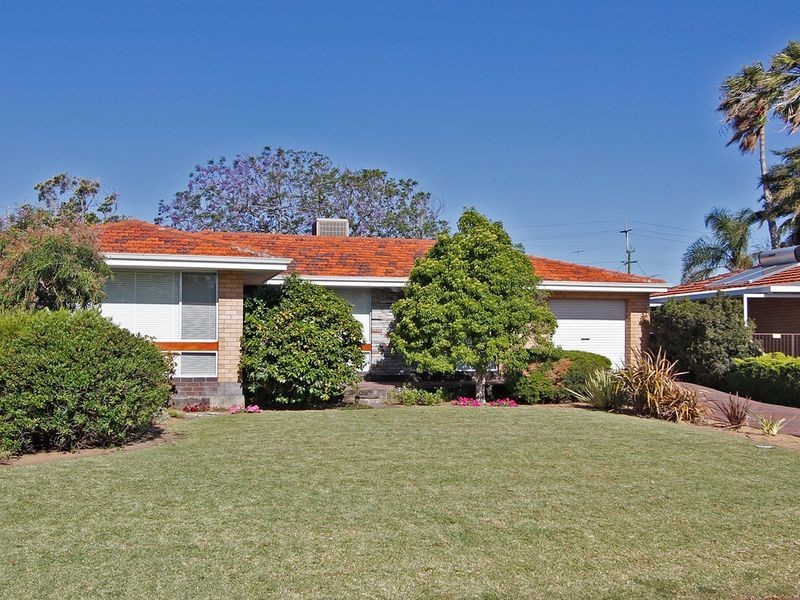 30 Pilgrim Way, Hamilton Hill WA 6163