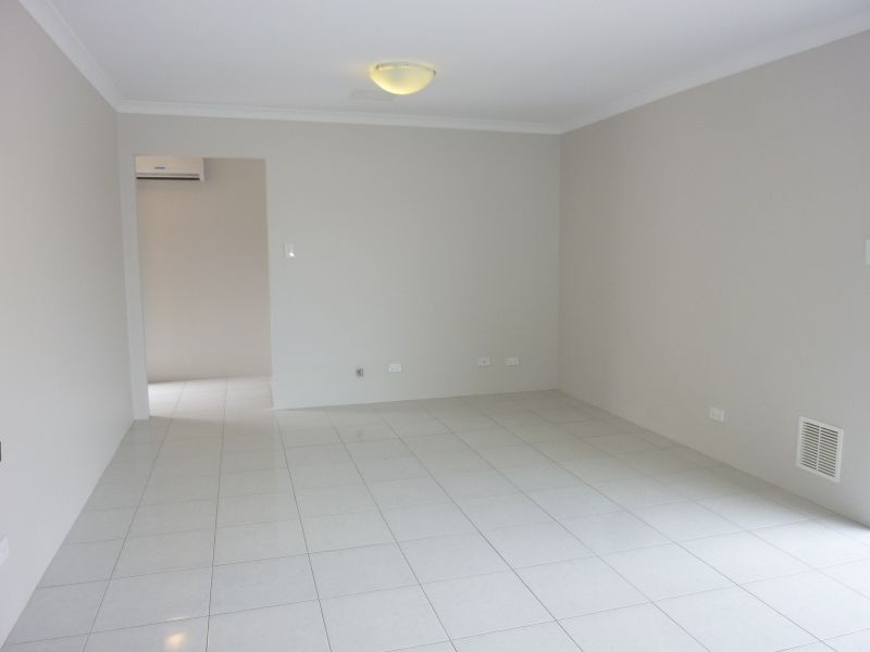 2 / 16 Riverina Parade, Munster WA 6166