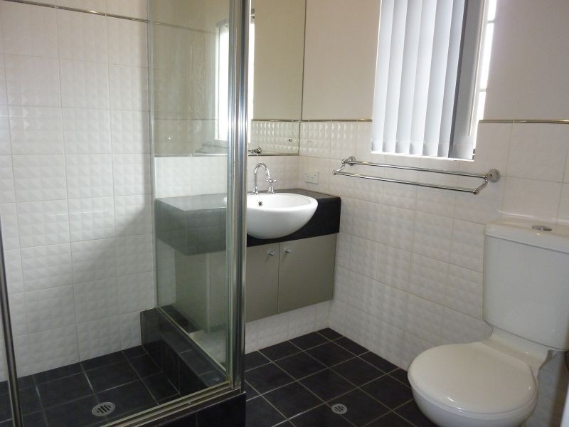 2 / 16 Riverina Parade, Munster WA 6166