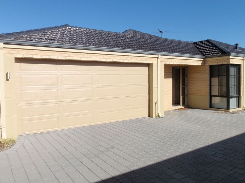 2 / 16 Riverina Parade, Munster WA 6166