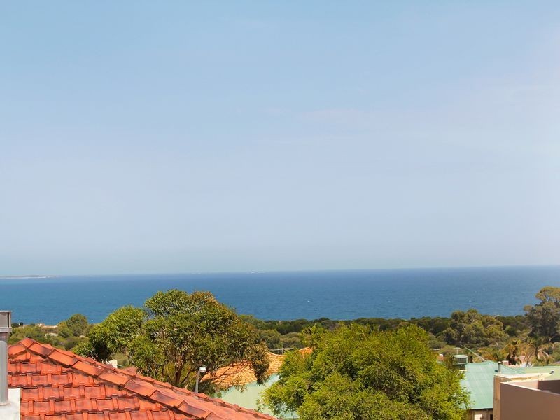 5 Cyprus Court, Coogee WA 6166