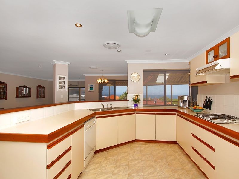 5 Cyprus Court, Coogee WA 6166