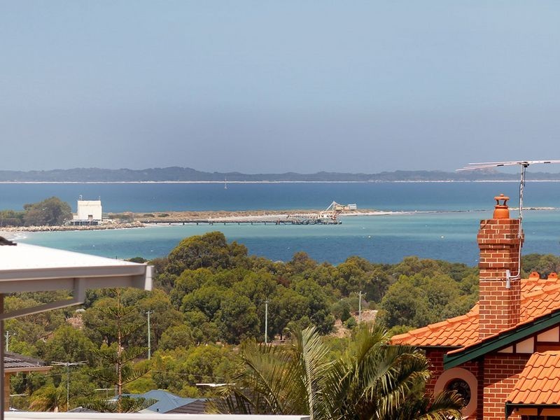 5 Cyprus Court, Coogee WA 6166