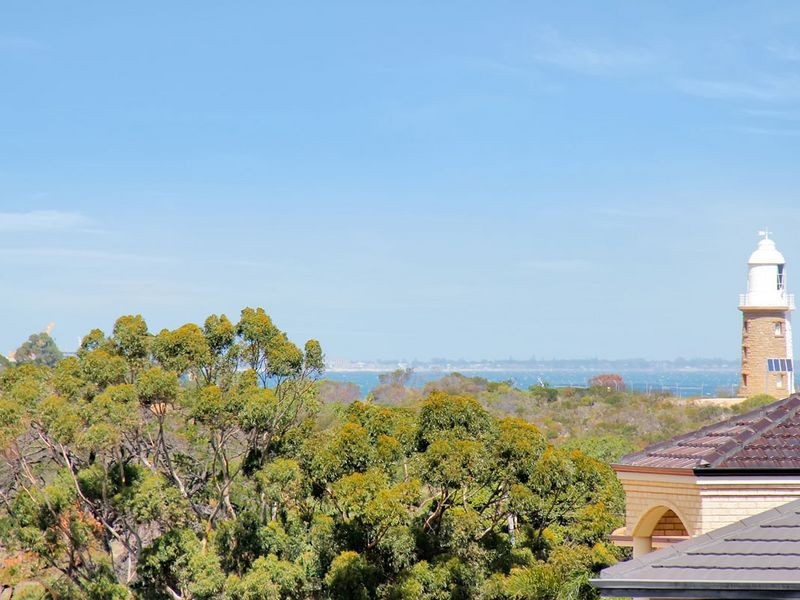 35 Fairbairn Road, Coogee WA 6166