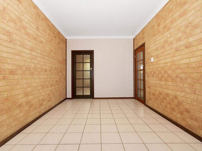 35 Fairbairn Road, Coogee WA 6166