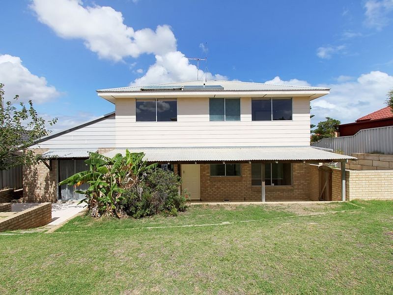 35 Fairbairn Road, Coogee WA 6166