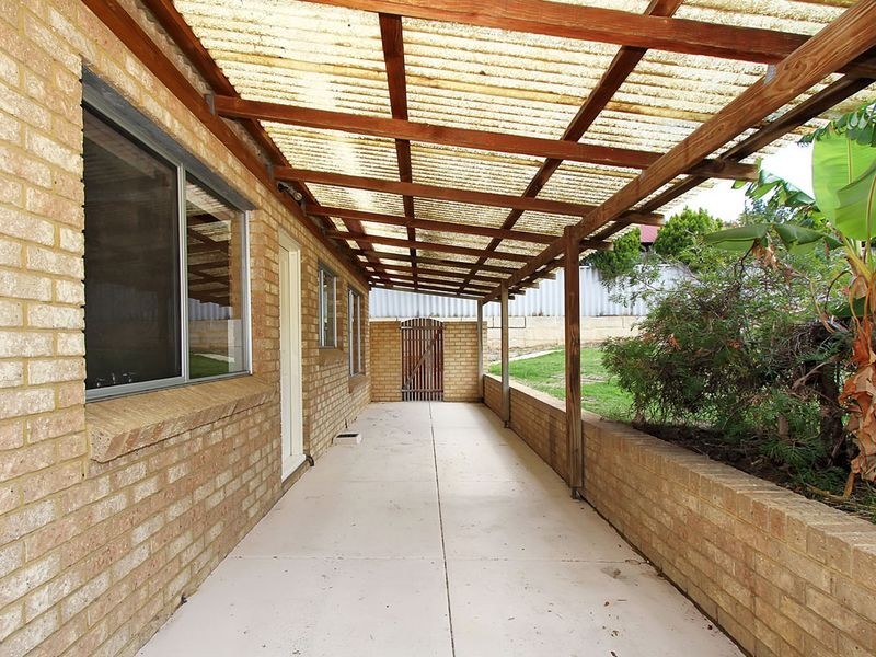 35 Fairbairn Road, Coogee WA 6166