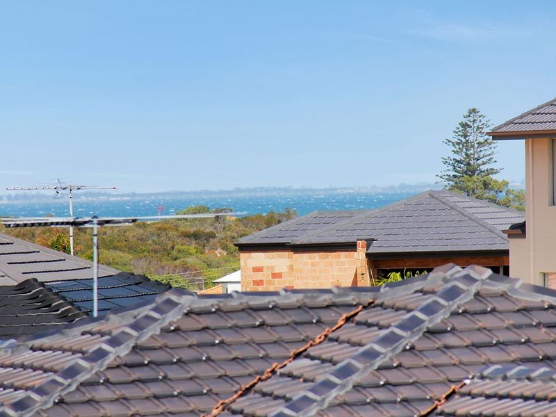 35 Fairbairn Road, Coogee WA 6166