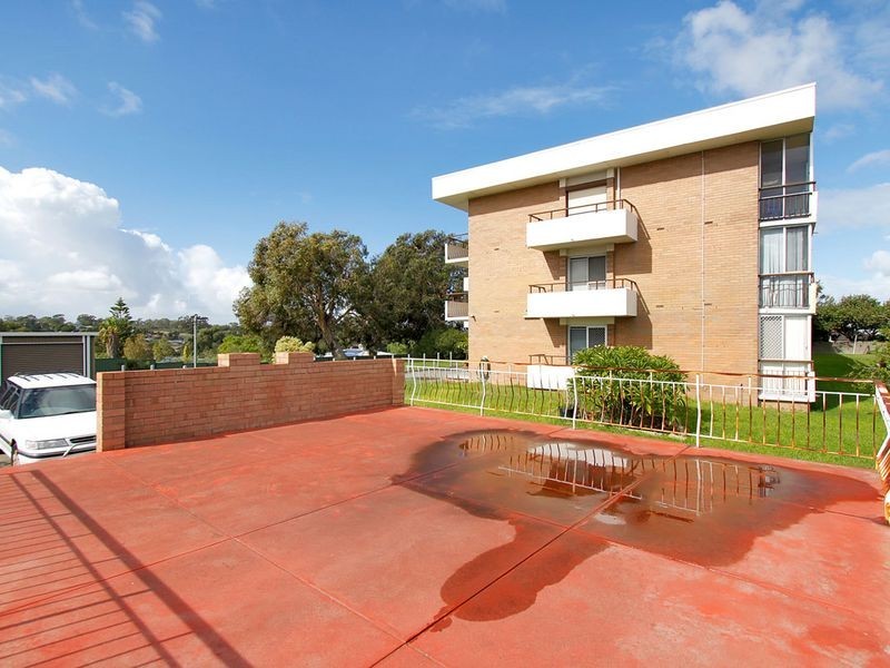 1 / 8 Fortini Court, Hamilton Hill WA 6163