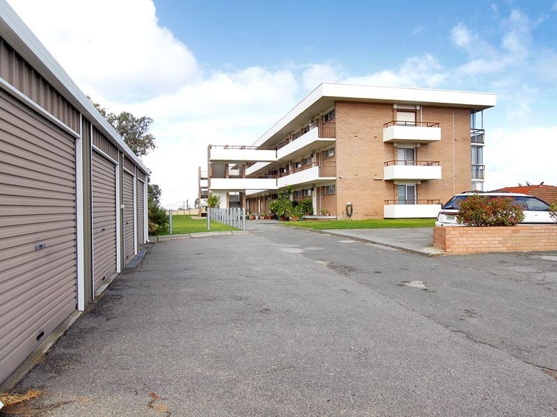 1 / 8 Fortini Court, Hamilton Hill WA 6163