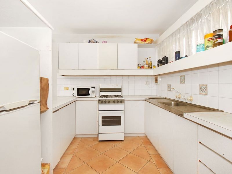 1 / 8 Fortini Court, Hamilton Hill WA 6163