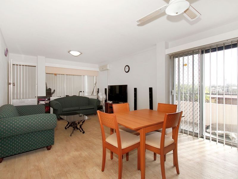 1 / 8 Fortini Court, Hamilton Hill WA 6163