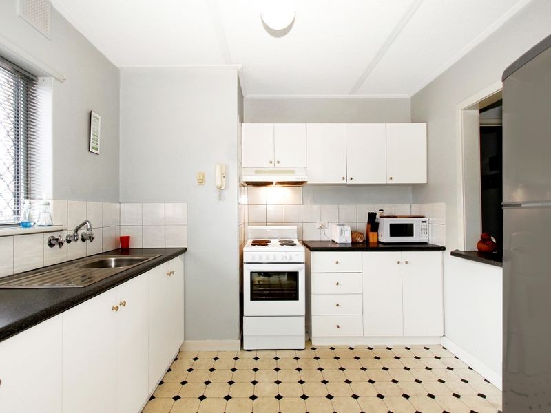 23 / 4 Canham Way, Orelia WA 6167