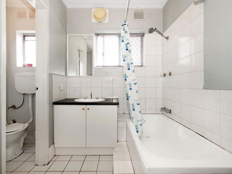 23 / 4 Canham Way, Orelia WA 6167