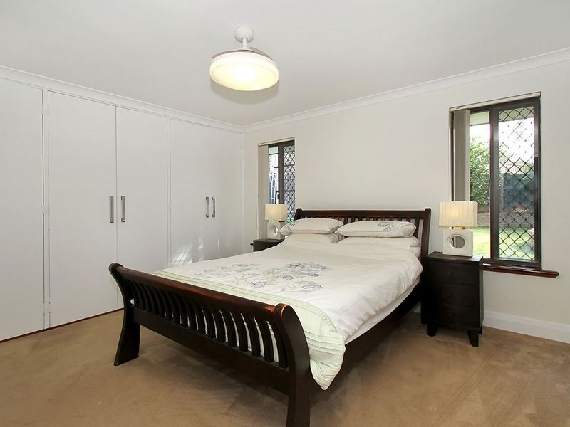 9 Buckingham Crescent, Kardinya WA 6163