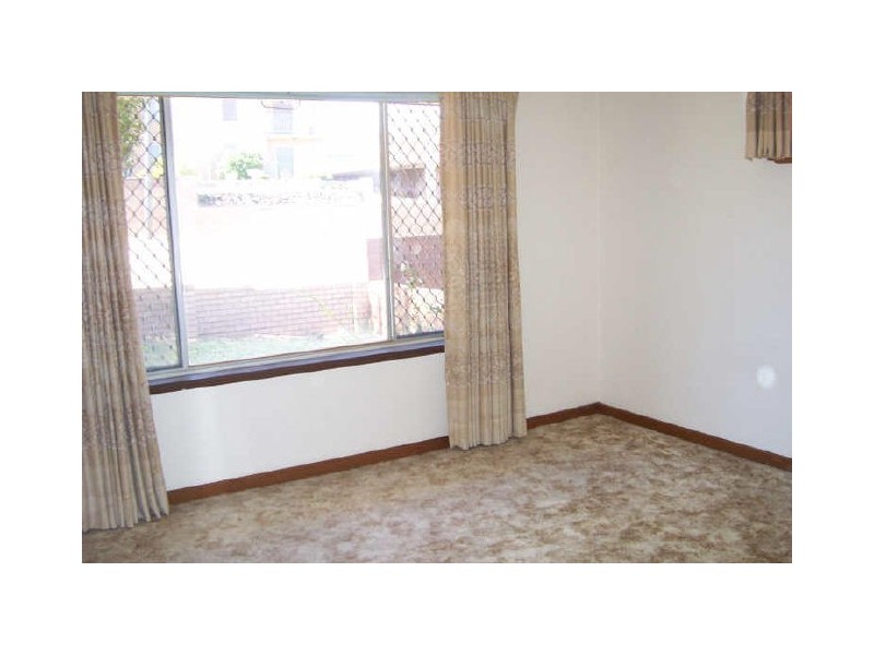 8 b Glendower  Way, Spearwood WA 6163