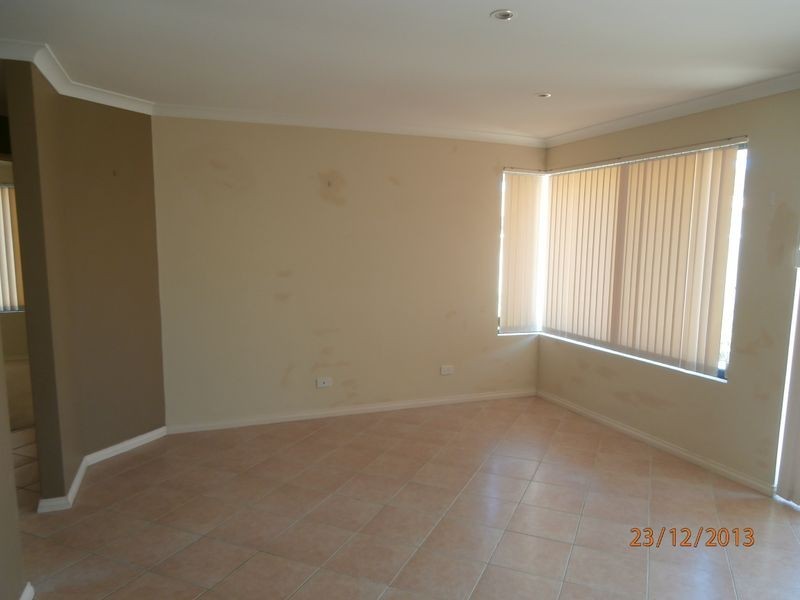 2/2 Sumich Gardens, Coogee WA 6166