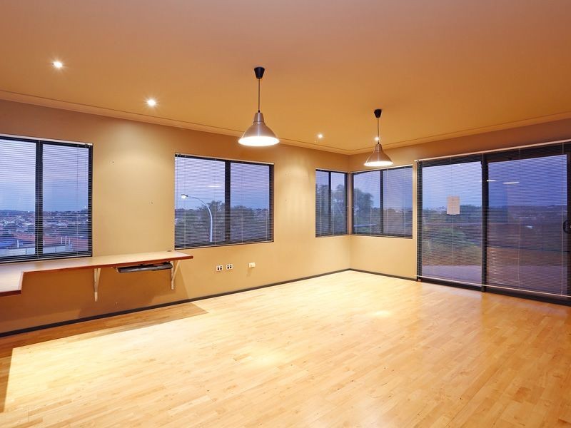 6 Lucca Court, Coogee WA 6166