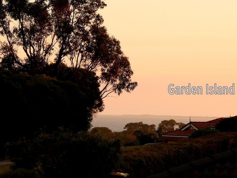 6 Lucca Court, Coogee WA 6166