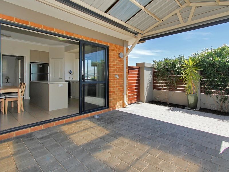 1 / 15 Coogee Road, Munster WA 6166